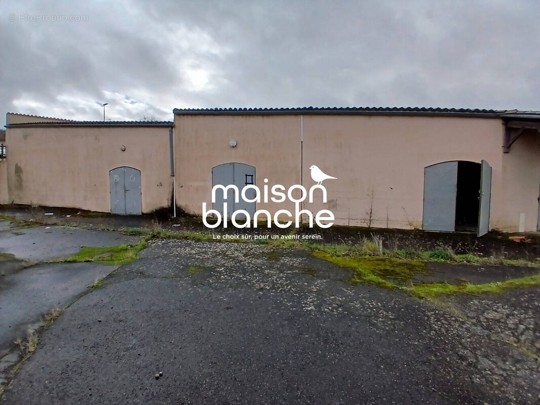 Commerce à AIRVAULT