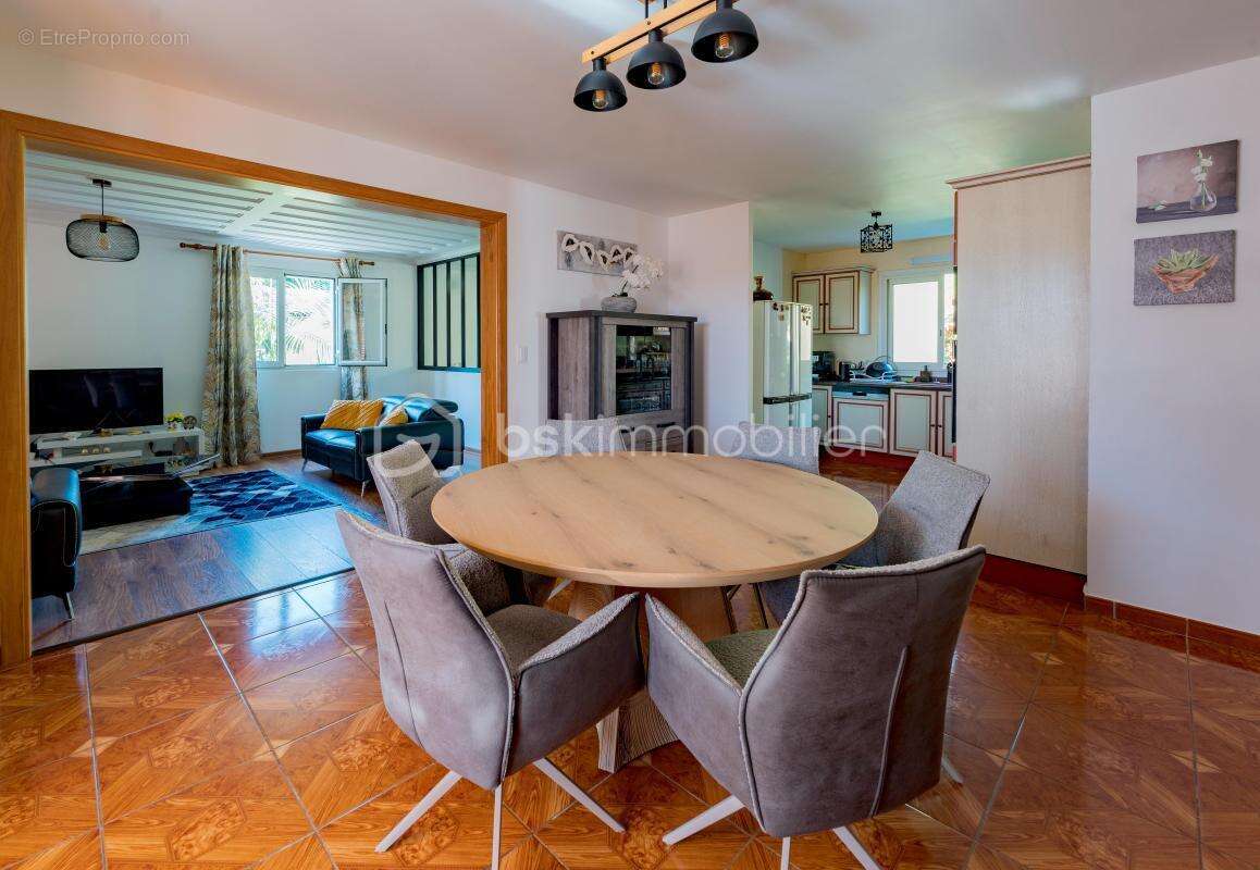À vendre - Maison à Saint-Anne - photo 6
