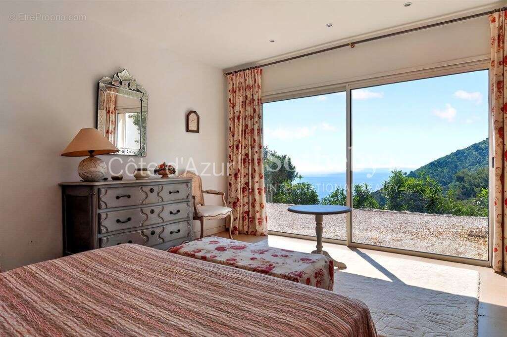 Maison à EZE