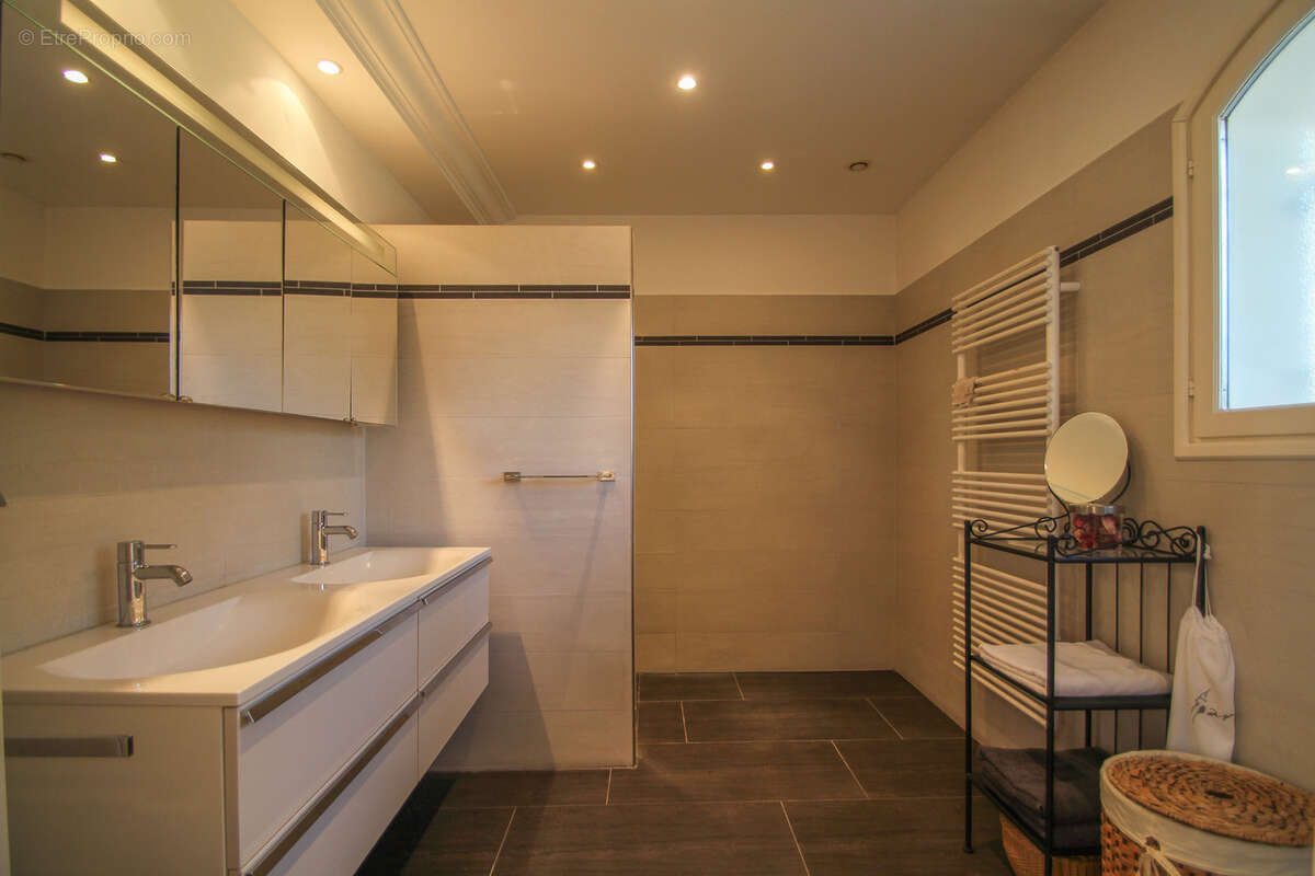 Maison à PUGET-SUR-ARGENS