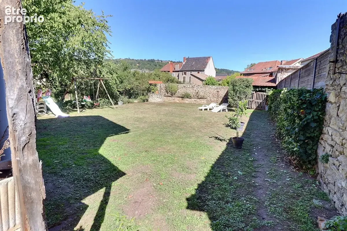 Capdenac-gare. belle maison familiale avec dépendance - photo 12
