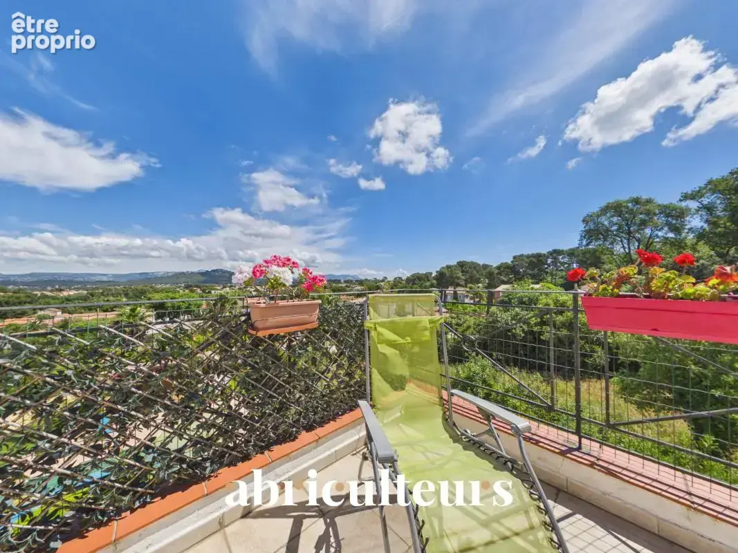 Maison avec jardin, piscine et parking en vente à  Six-Fours-les-Plages (83140) - photo 11