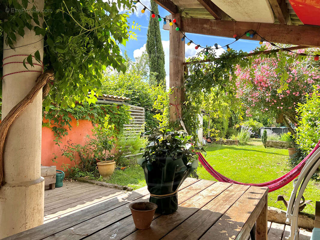 Maison à VAYRES