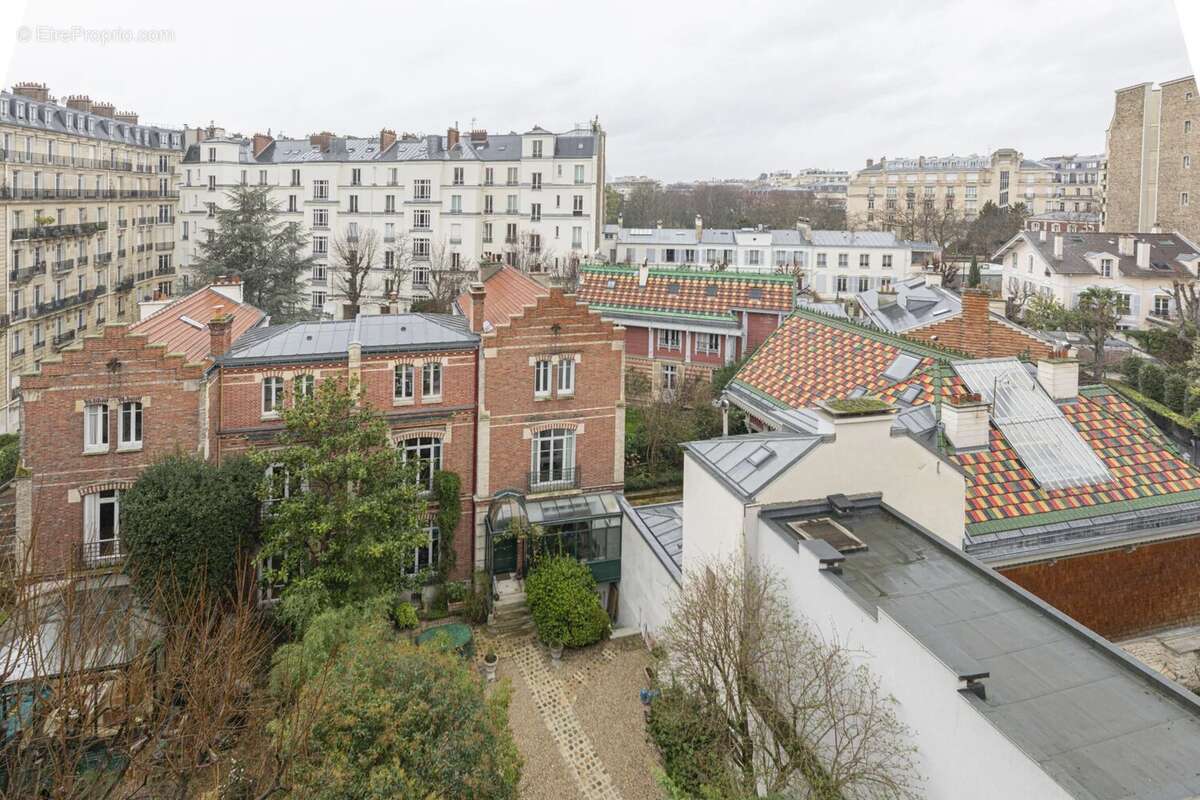 Appartement à PARIS-16E