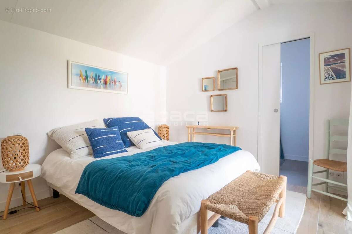 Maison à LES PORTES-EN-RE