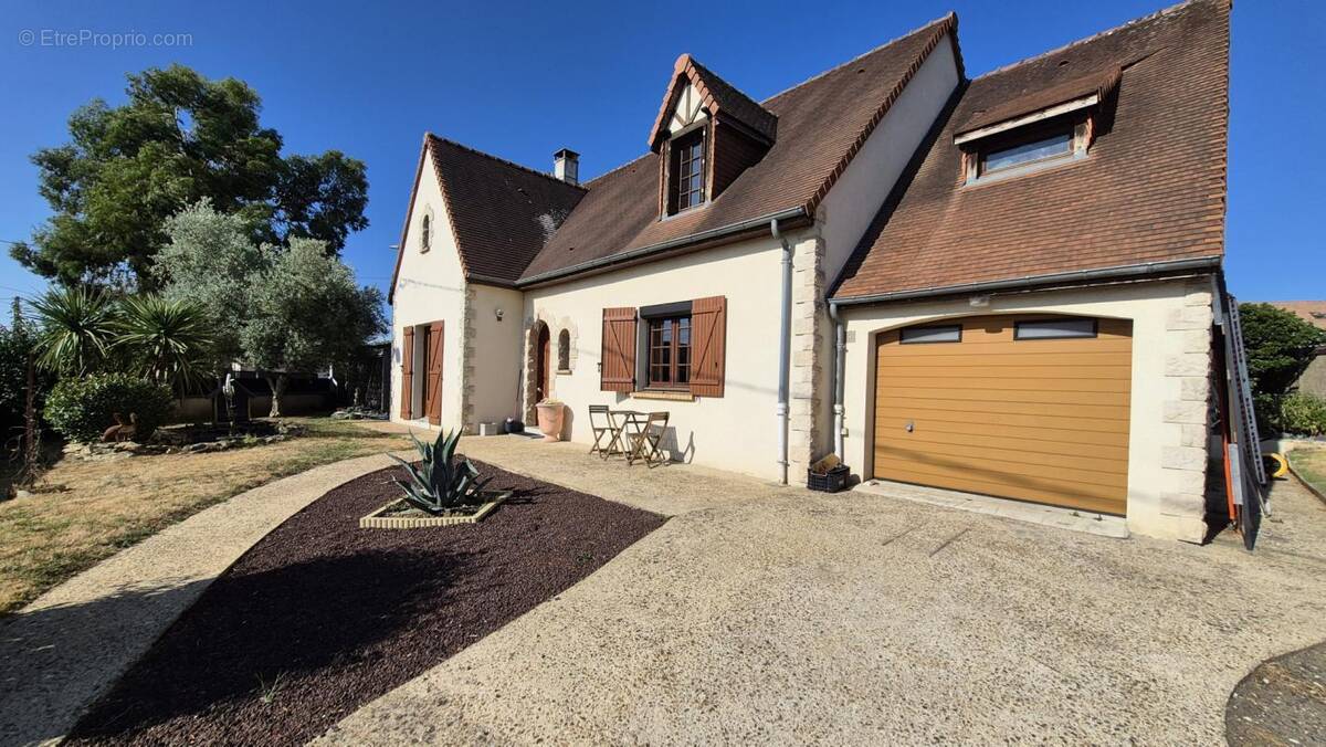 Maison à LA SUZE-SUR-SARTHE