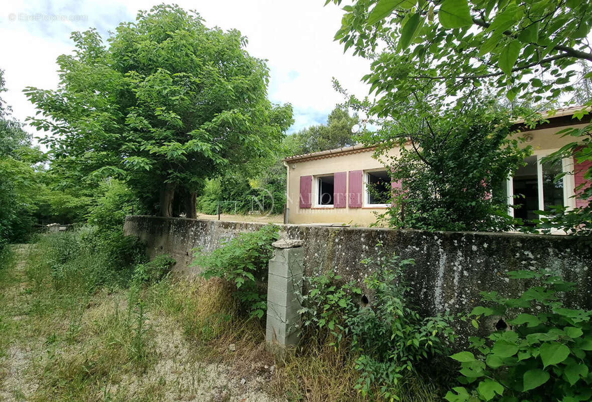Maison à CADENET
