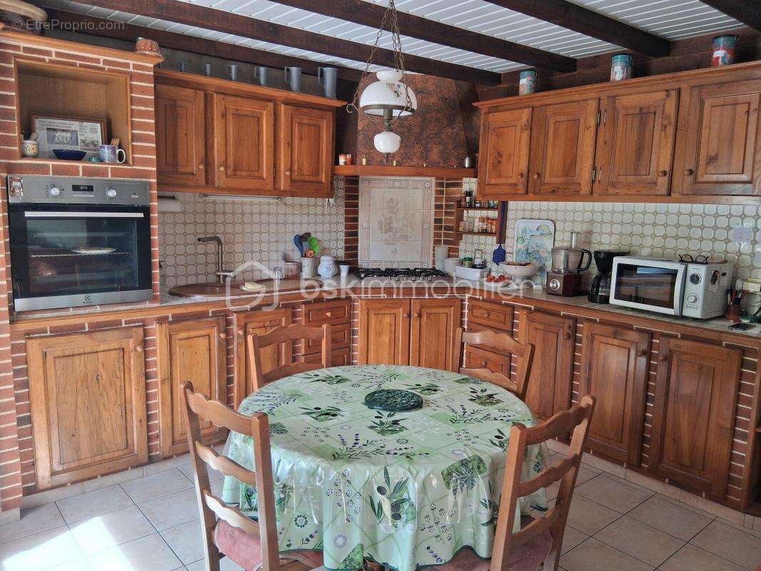 Coup de Coeur Maison de plain-pied avec dépendances sur un parc arboré de 3 937 m² - photo 5