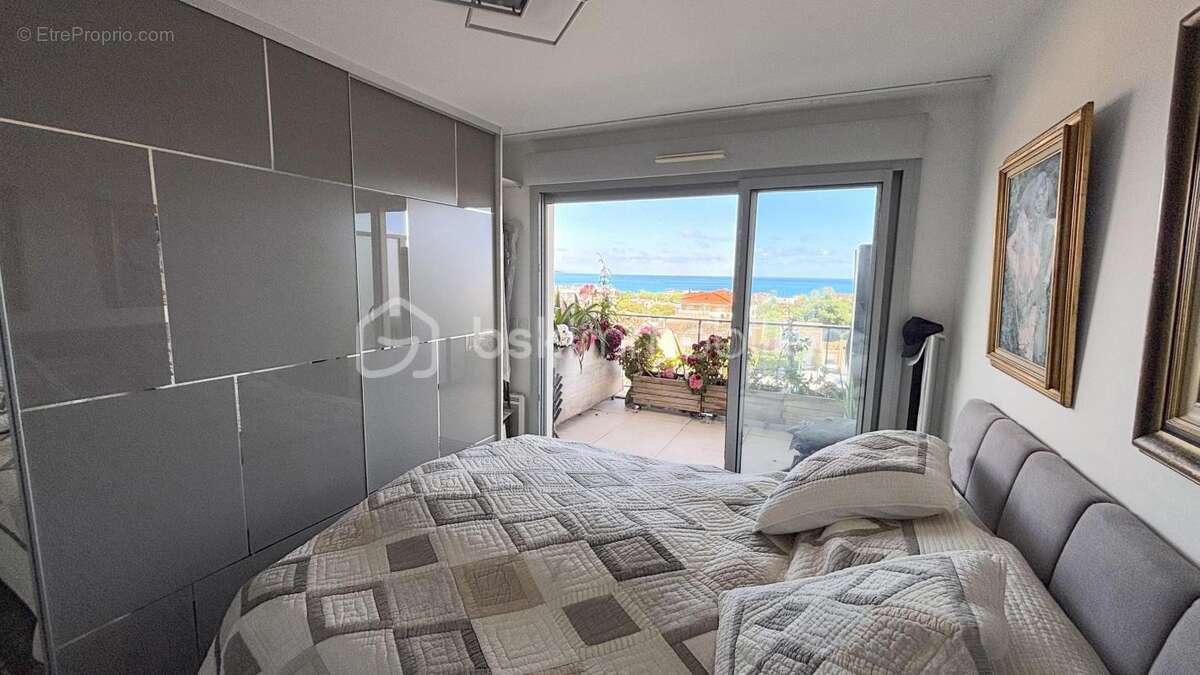 Appartement 3 pièces en toit-terrasse avec vue mer imprenable - photo 6