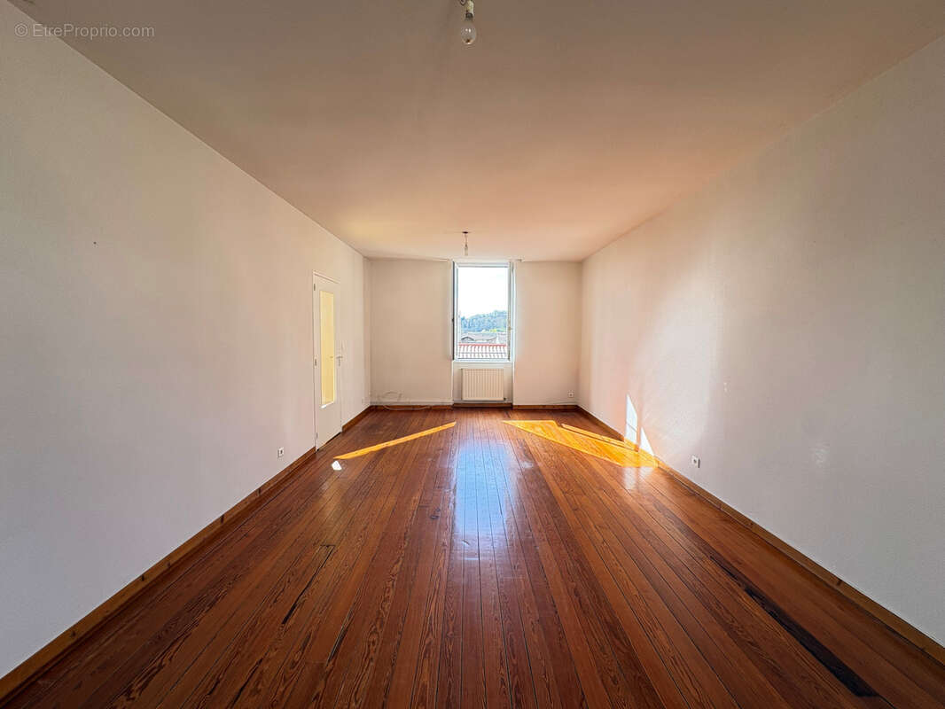 Appartement à CHARLIEU