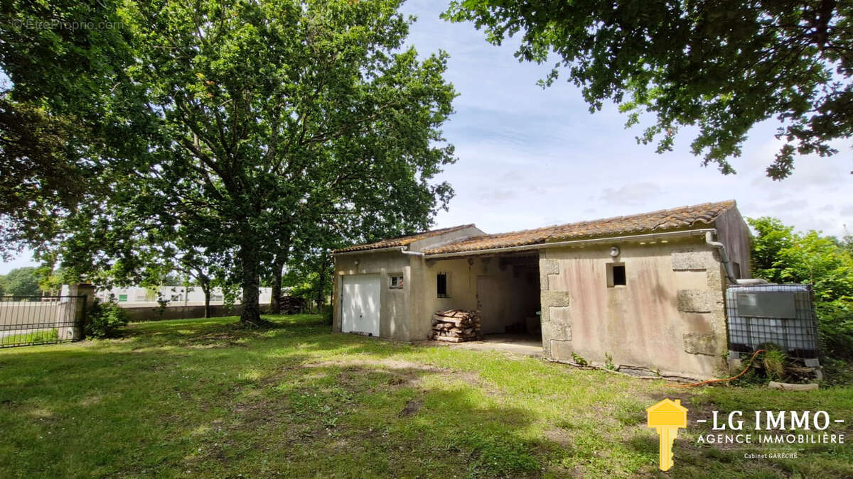 Maison à CHENAC-SAINT-SEURIN-D'UZET