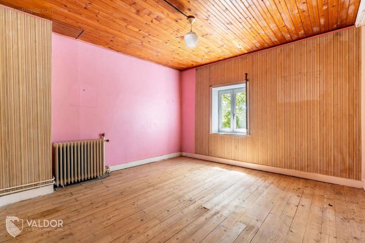 Maison à REGNIE-DURETTE