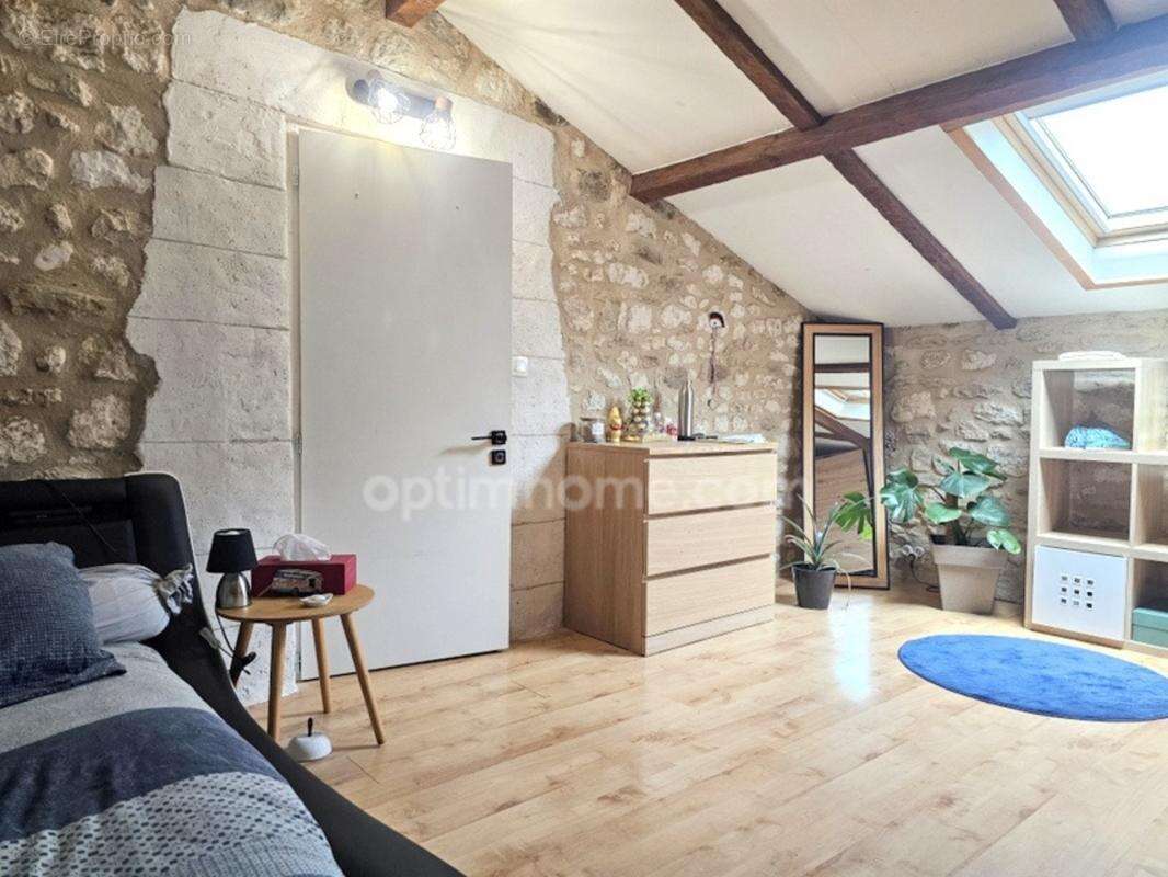 Maison en pierre atypique de 122 m² 3 chambres et 1 bureau – Coup de cœur assuré à MAGNAC SUR TOUVRE (16) - photo 9