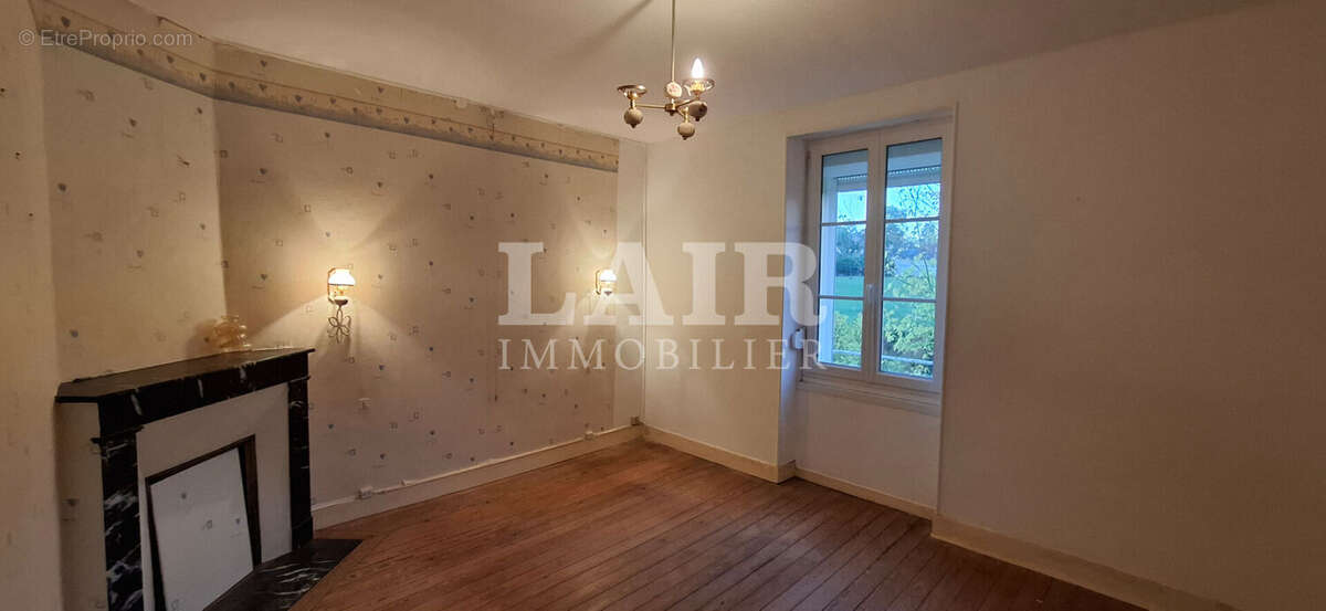 Maison à MONTMERREI