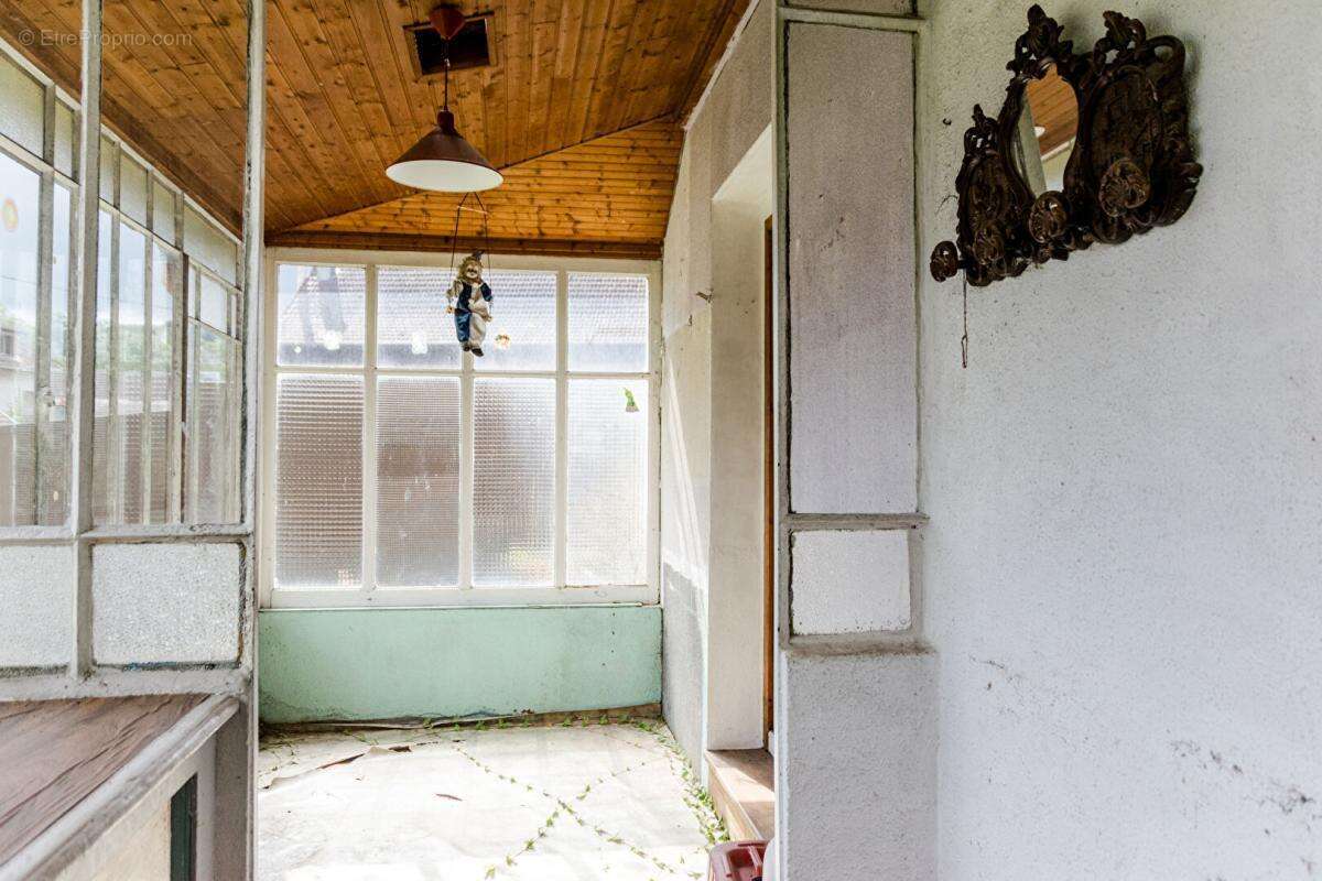 Maison à rénover avec beau potentiel sur terrain de plus de 8 ares - photo 10