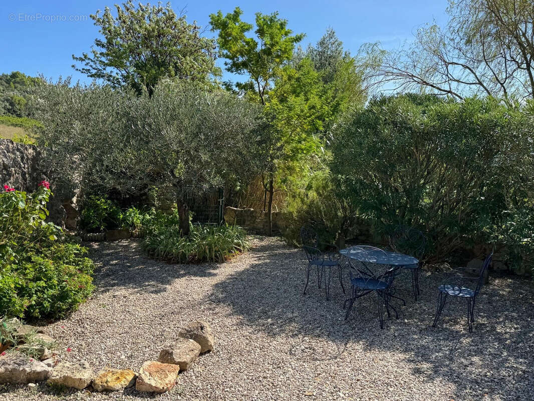 Maison à MONTPEYROUX