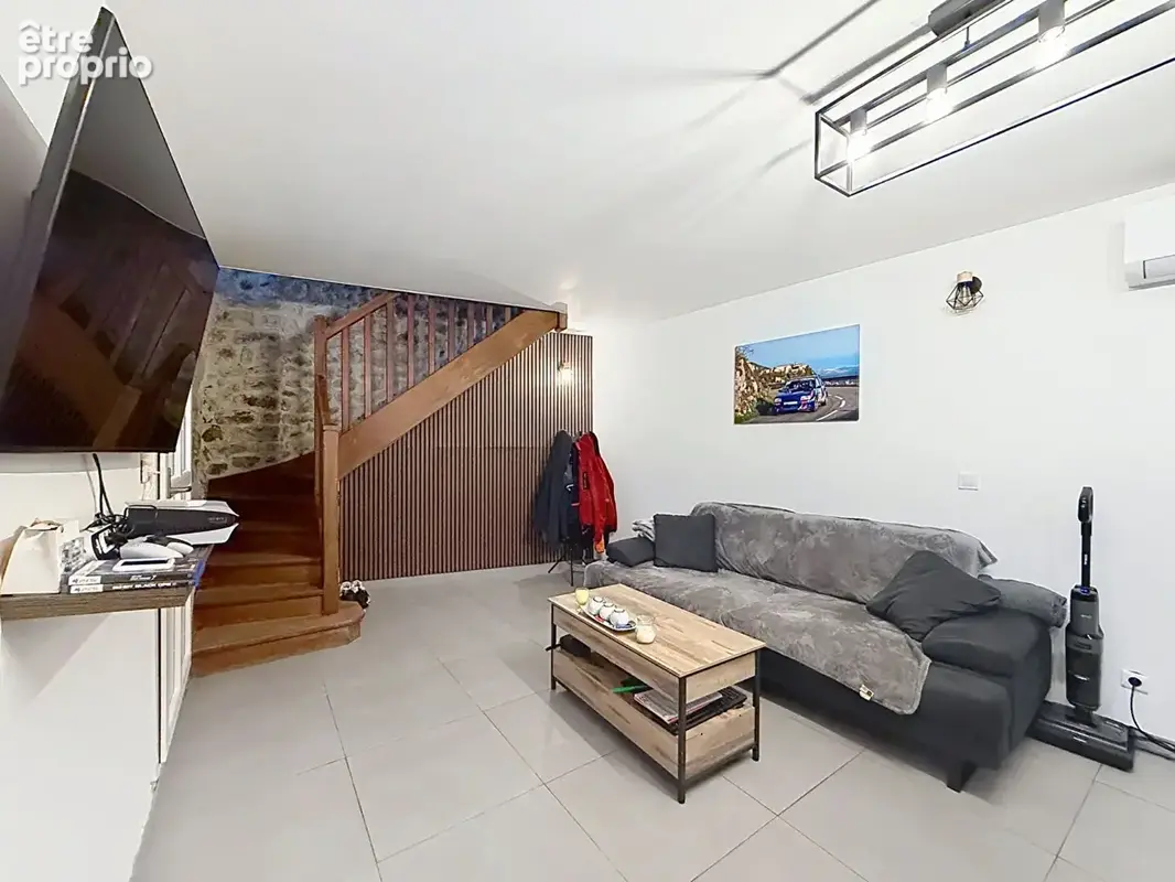 Maison individuelle trois pièces de 75m2 avec cave sur la commune de Clans ! - photo 2