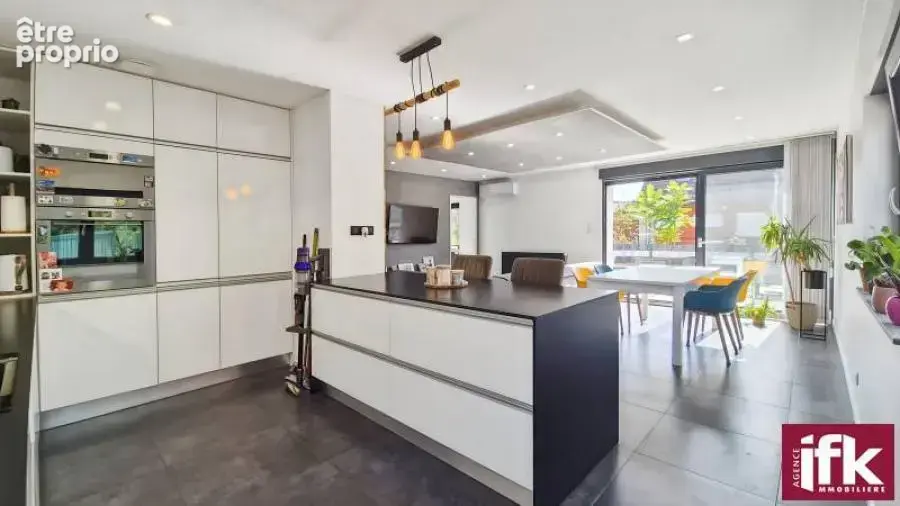 Proche COLMAR : Maison de plain-pied de 115 m² avec 4 chambres et garage - photo 7