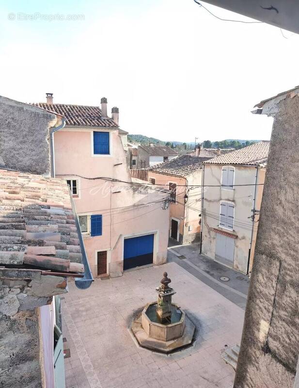 Maison à VARAGES