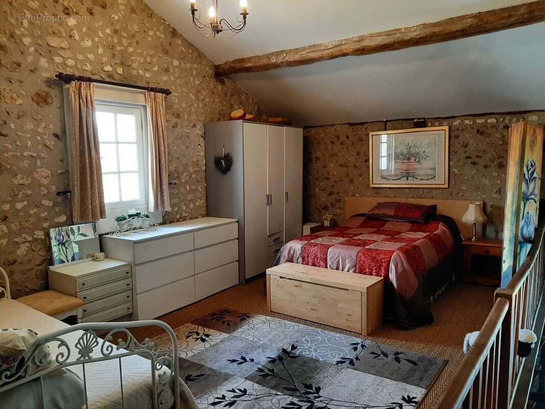 Maison à SIORAC-DE-RIBERAC