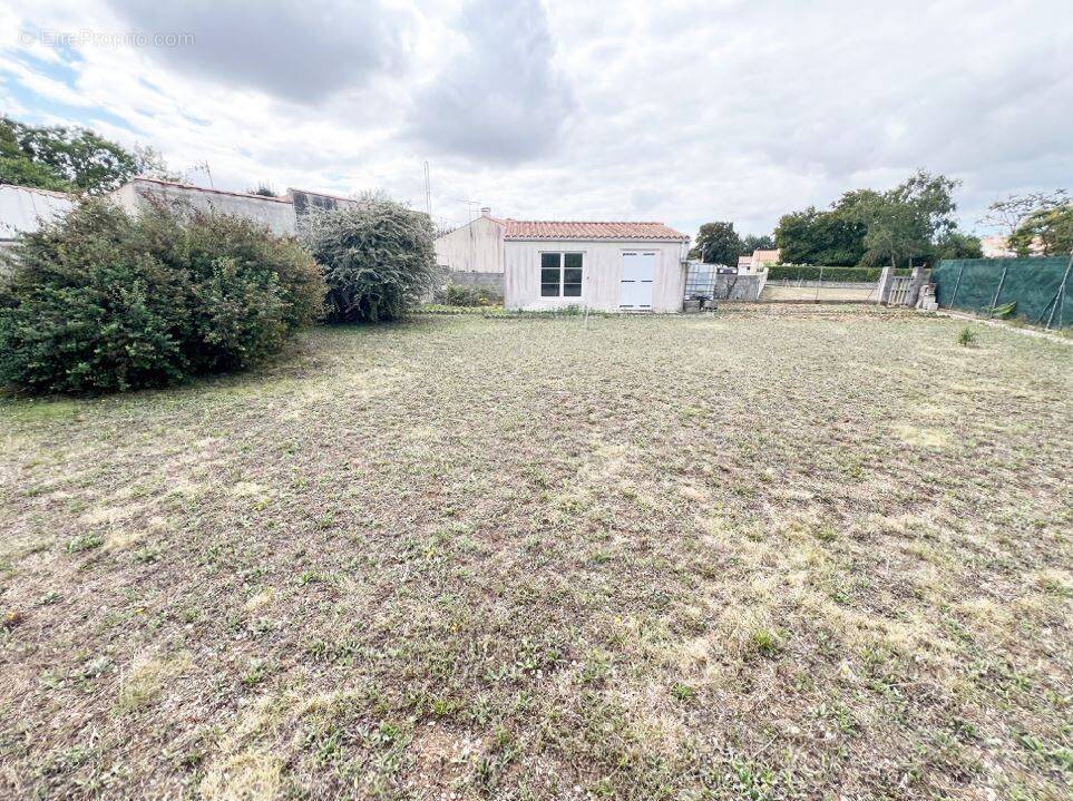 Terrain à SAINTE-SOULLE