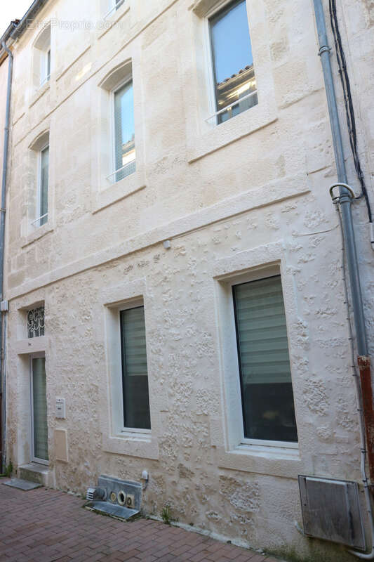 Maison à SAINTES