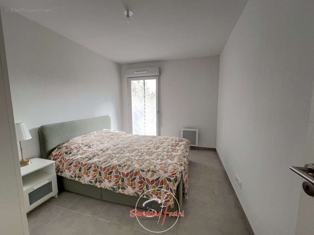 Appartement à CARROS