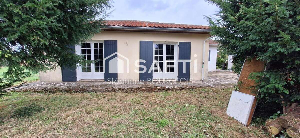 Maison 140 m² à Le Chay  - photo 2