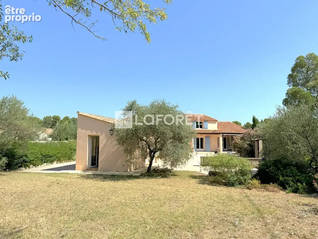 Villa avec piscine - Le Val 6 pièces 4 chambres 200 m² - photo 6