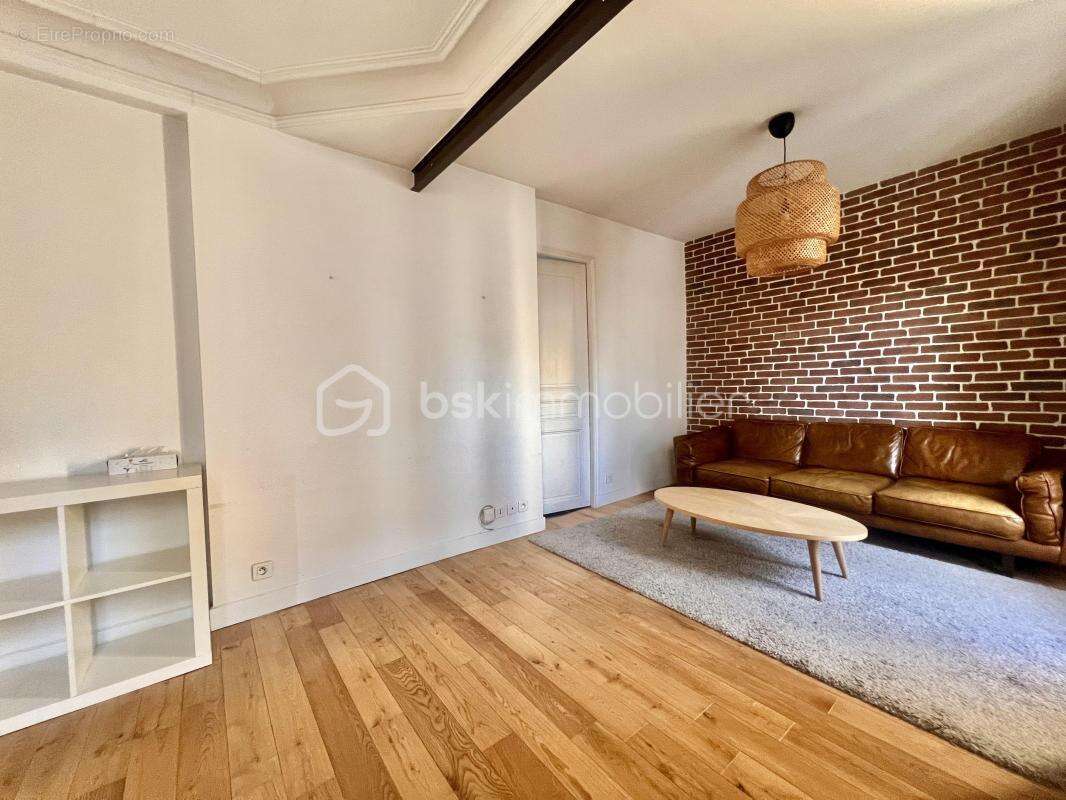 Appartement à PARIS-19E