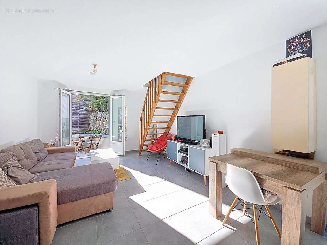 Appartement à LE CANNET