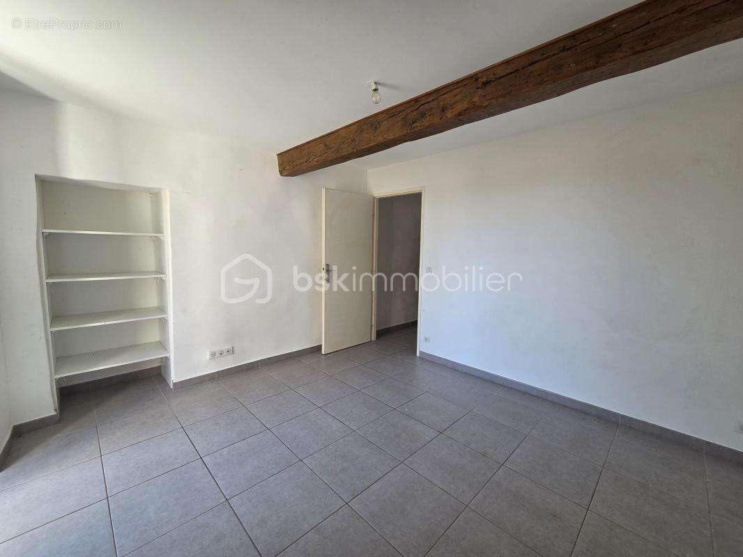 Appartement à COMBAILLAUX