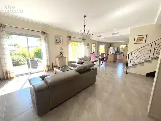 MAISON  7 pièces à  La Crau - 15 minutes de Hyères - photo 5