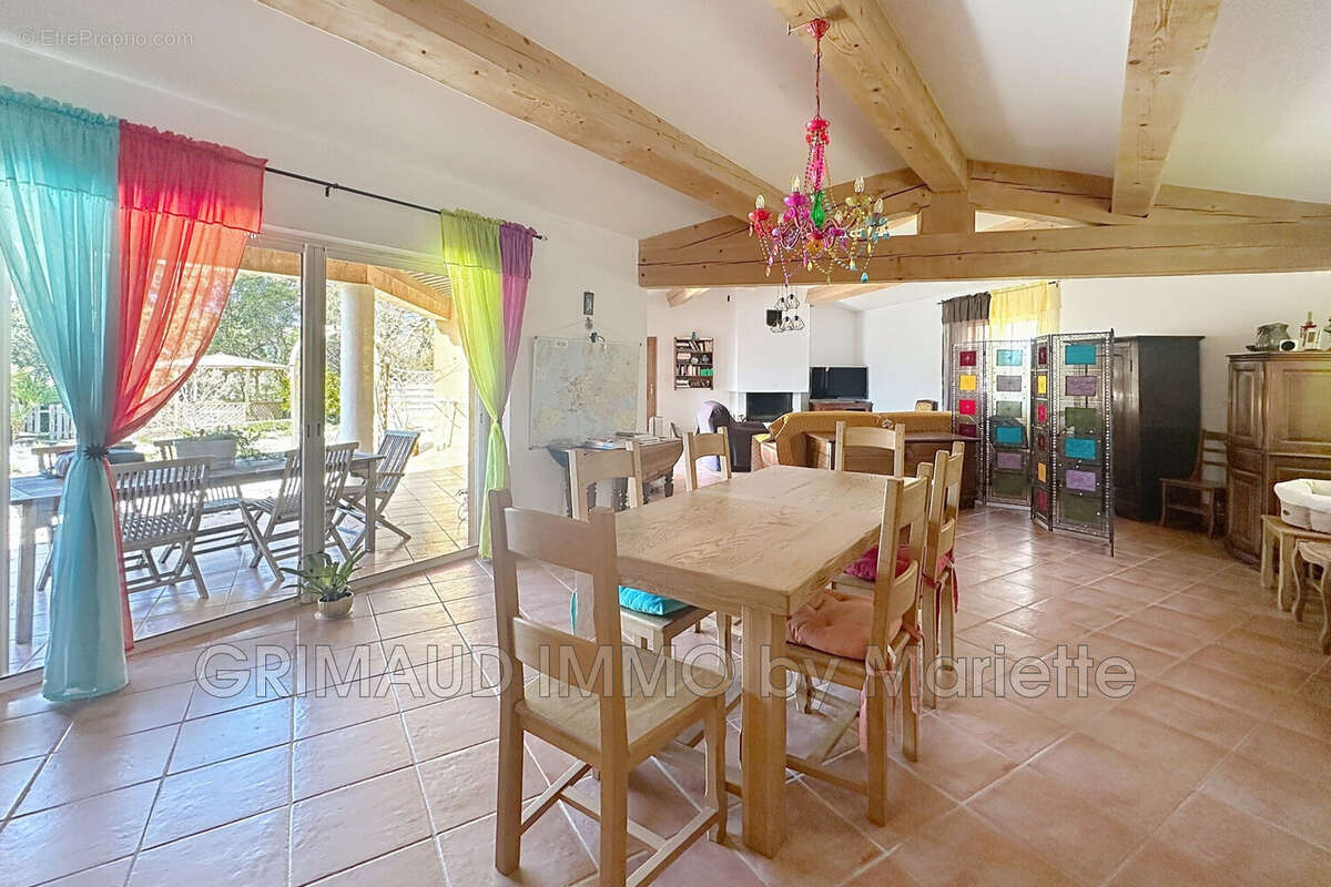 Maison à LA GARDE-FREINET