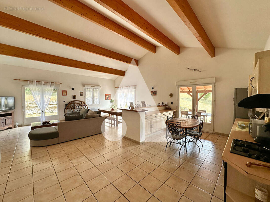 Maison à FRAYSSINET