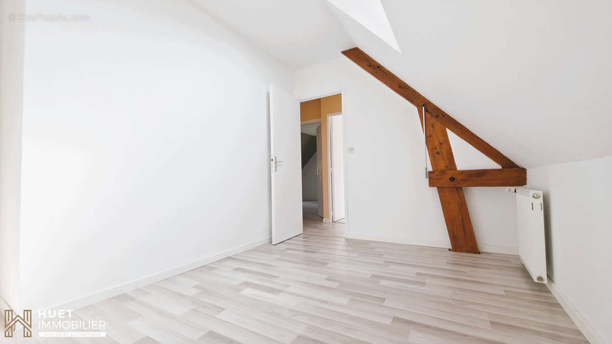 Maison de type 6 sur terrain de 486 m2 - photo 6