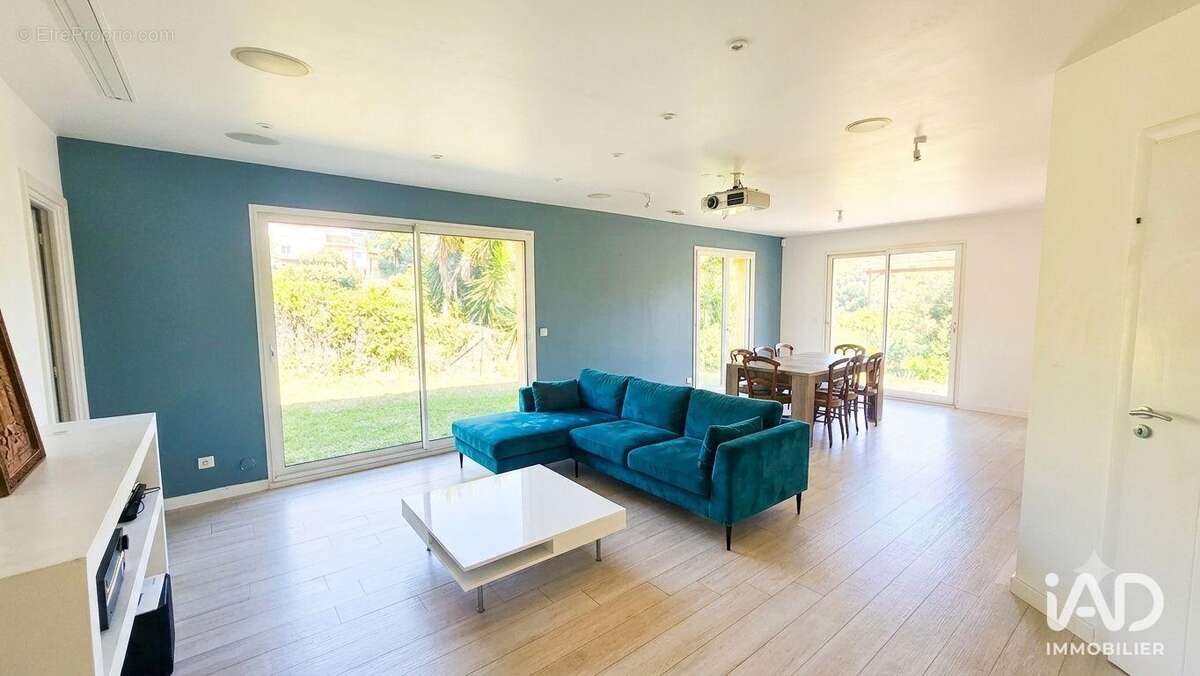Photo 2 - Maison à ANTIBES