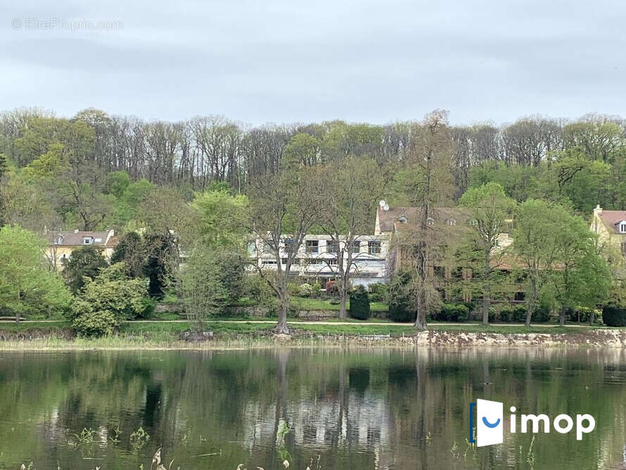 Appartement à VILLE-D'AVRAY