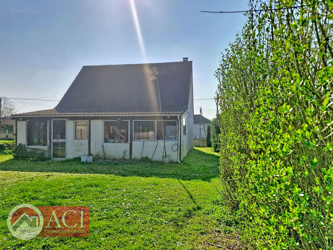 Maison à GOMMECOURT