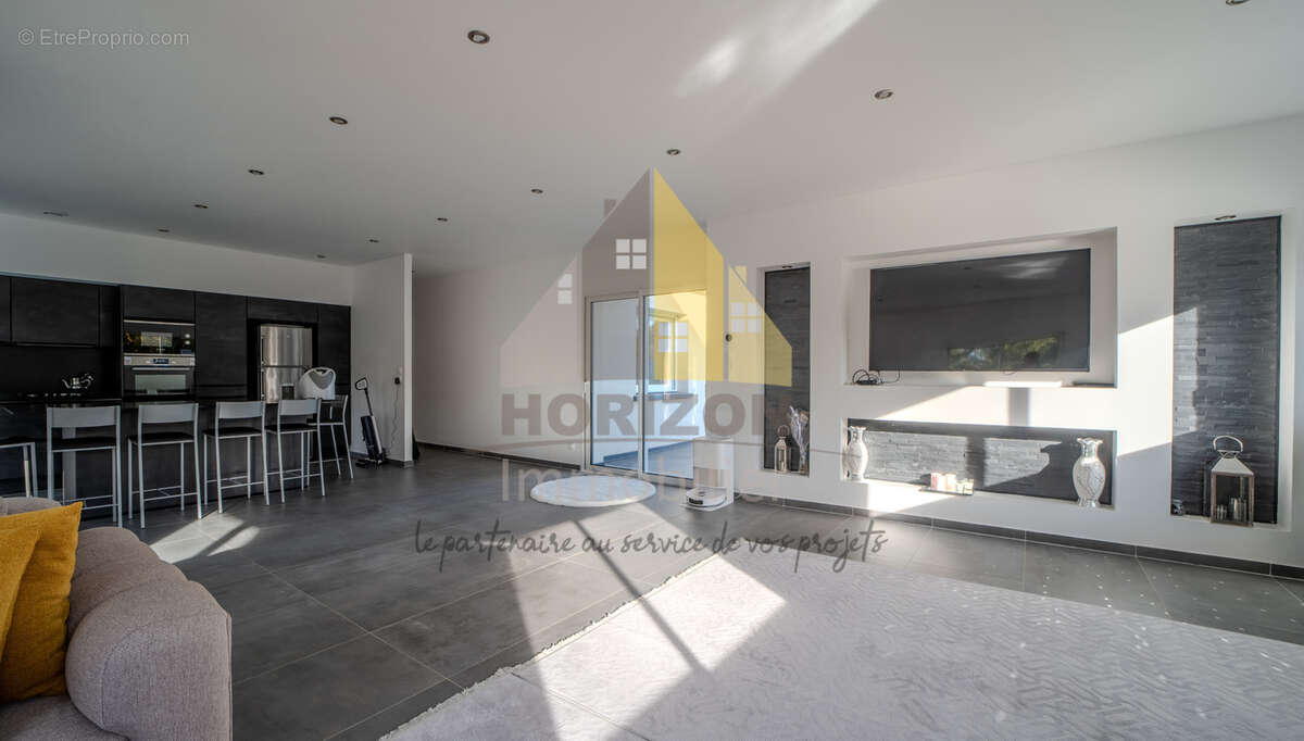 Maison à RUFFEY-SUR-SEILLE