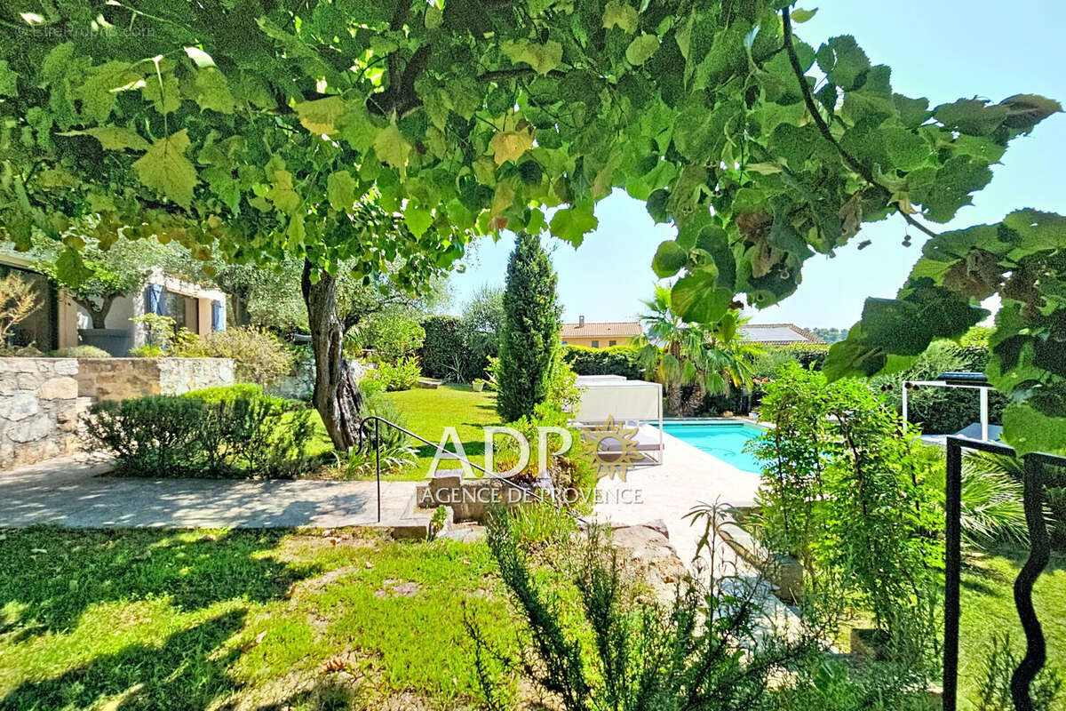 Maison 370 m² à Grasse  - photo 6
