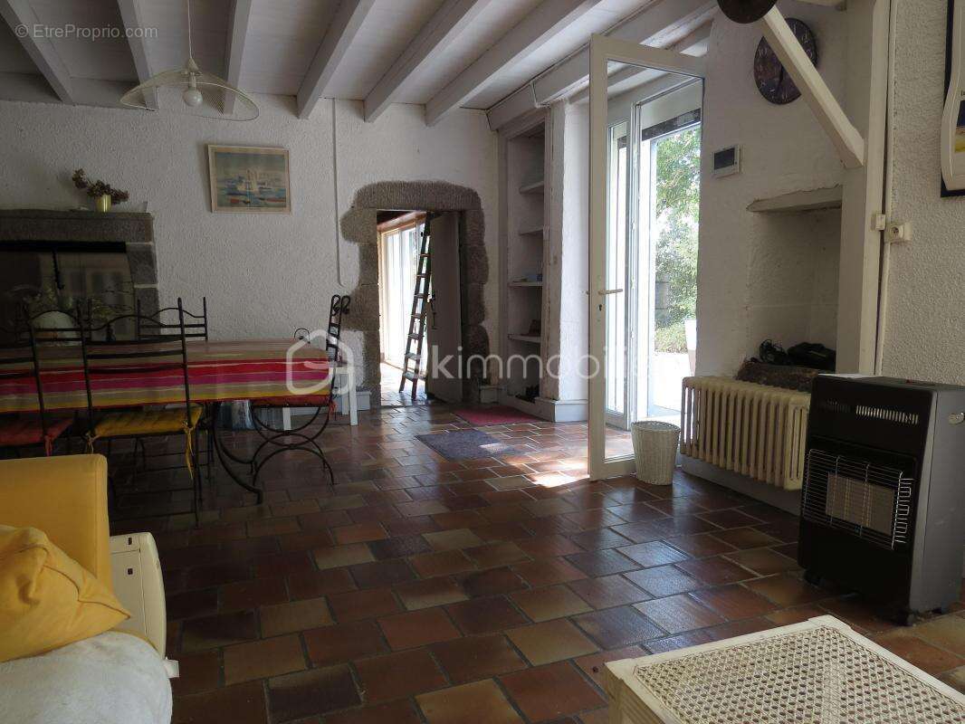 Maison à FAYE-L'ABBESSE