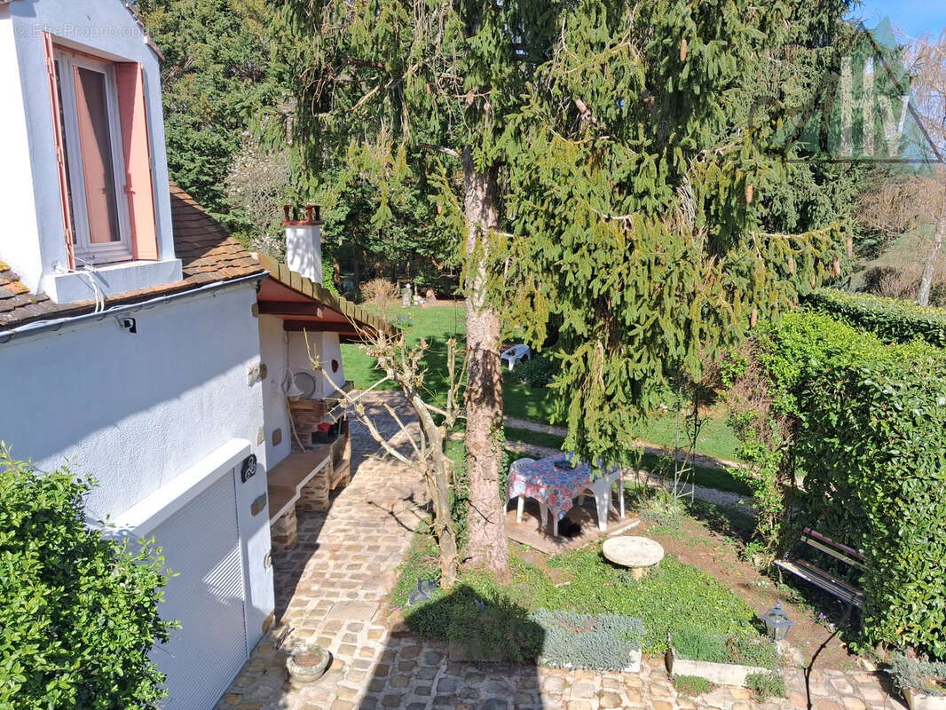 Maison à VILLENEUVE-LES-BORDES