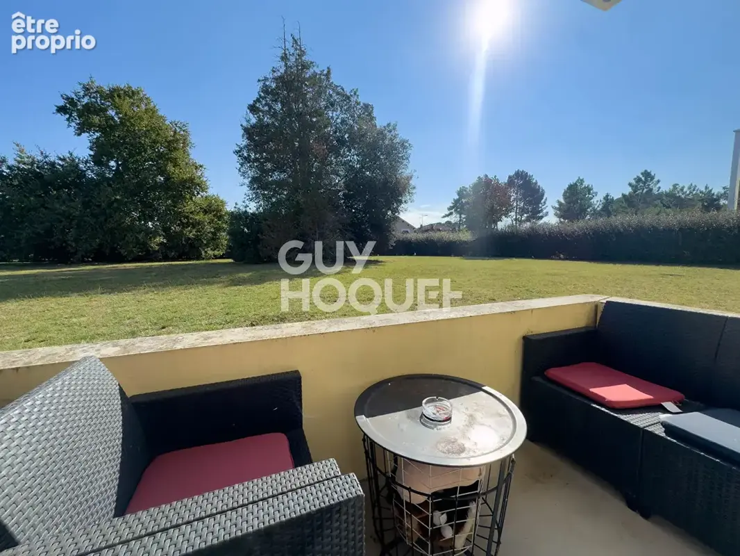 Coup de coeur ! t2 rénové avec piscine - photo 7