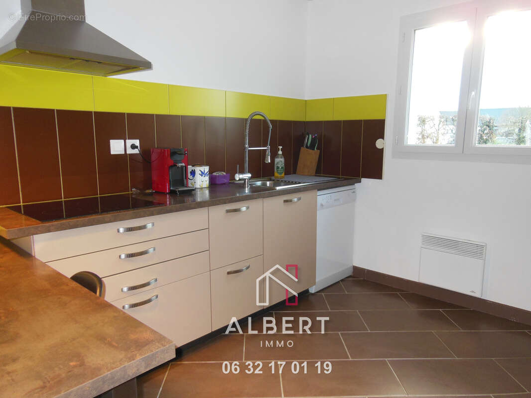 Maison à AMBILLOU-CHATEAU