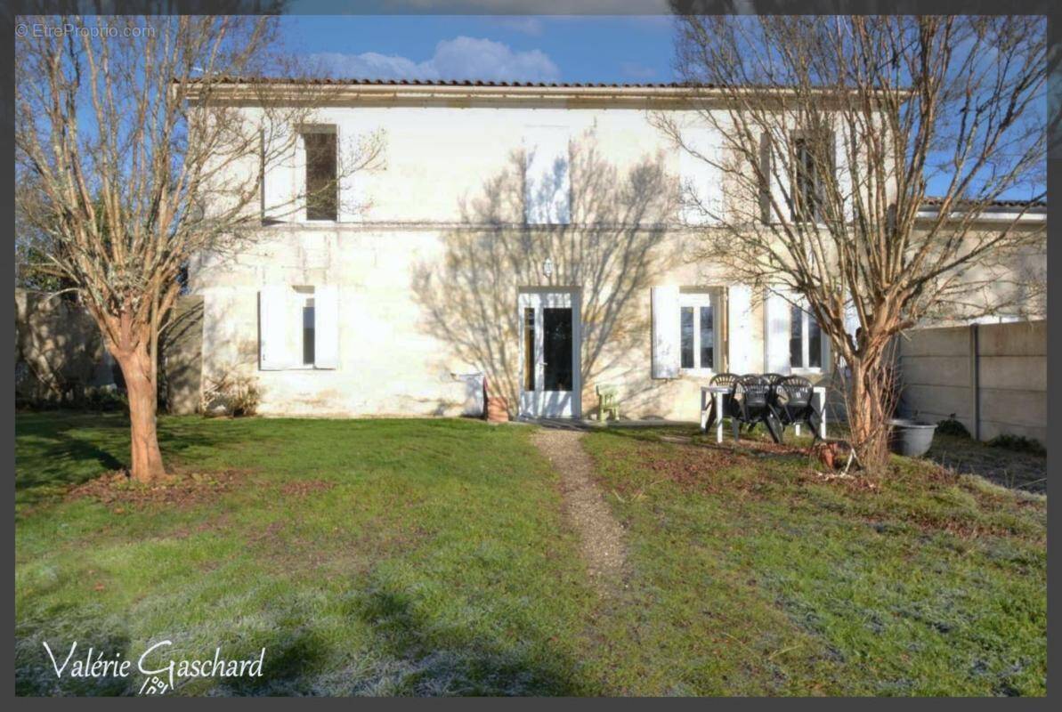 Appartement à COUTRAS