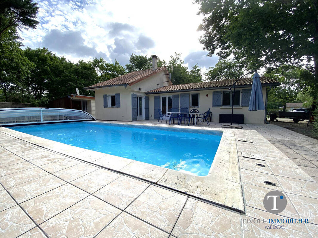 Maison à VENDAYS-MONTALIVET