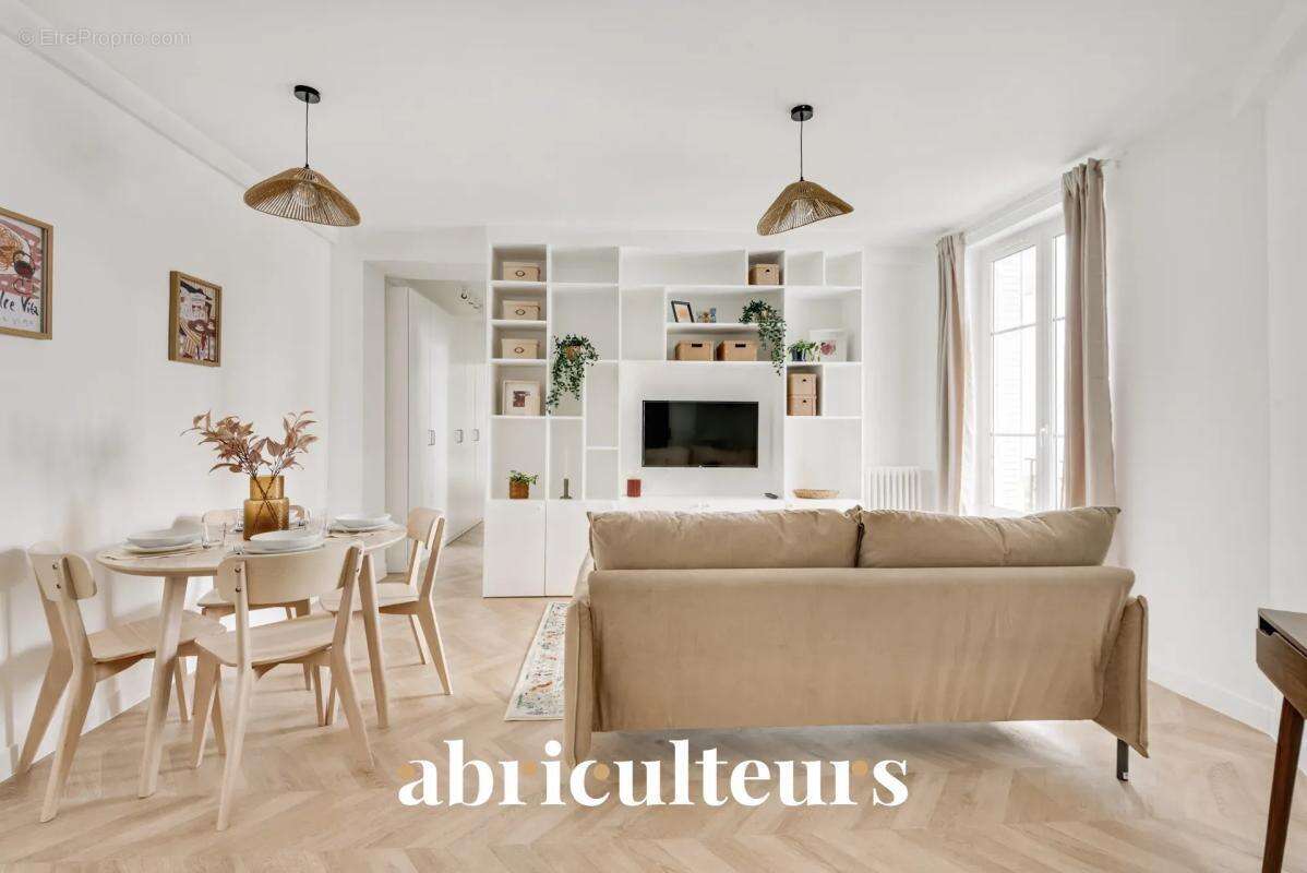 Appartement à COURBEVOIE