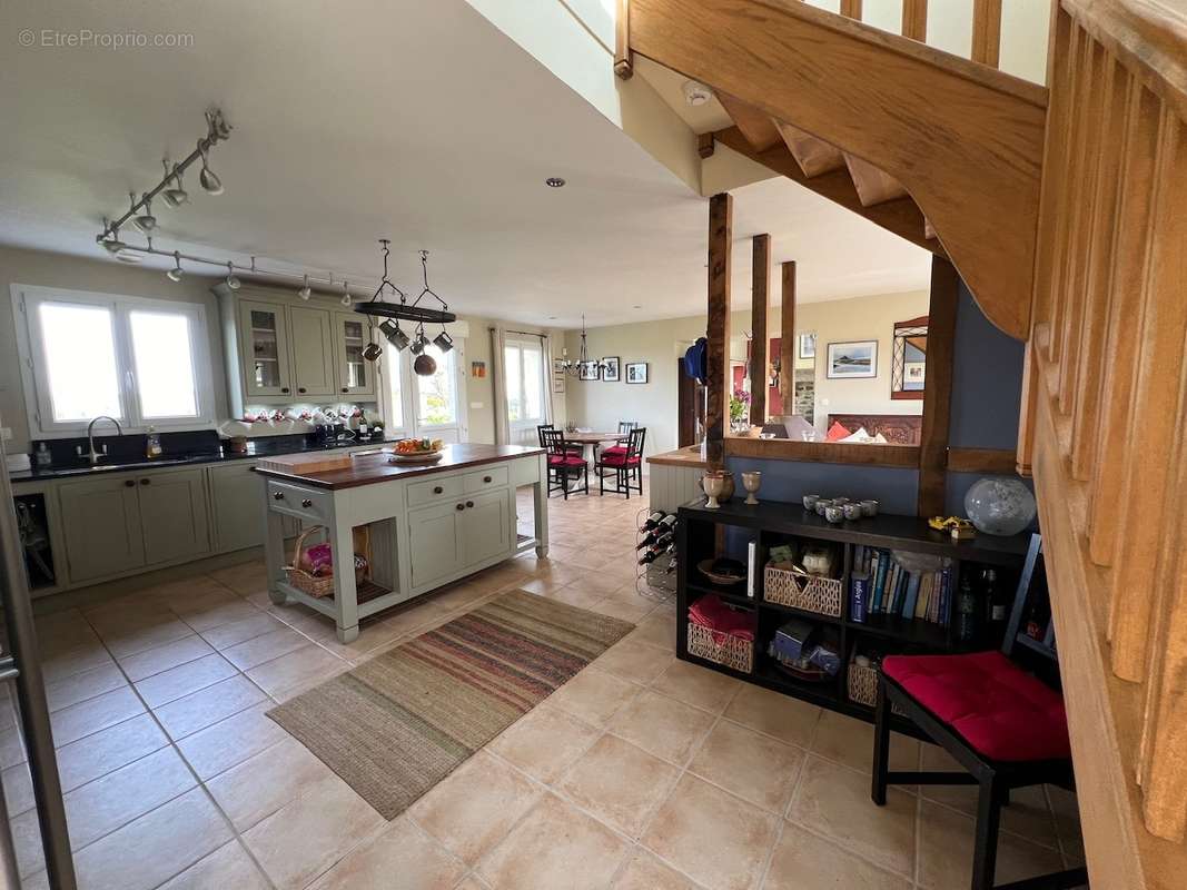 Jolie maison 6 pièces et 2500m2 au calme - photo 7