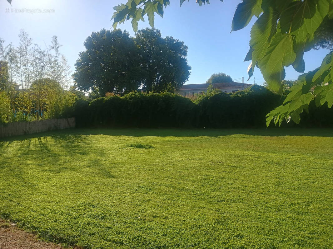 Terrain à AIGUES-MORTES